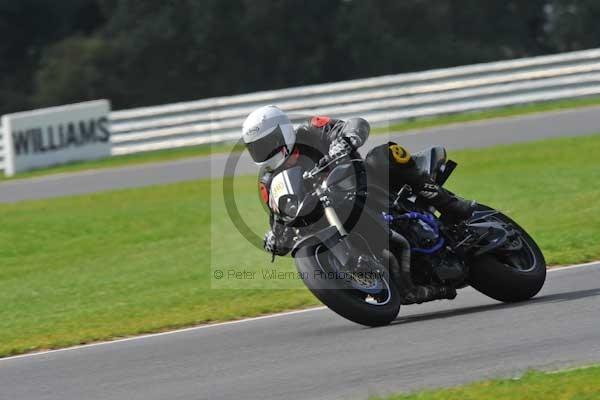 Motorcycle action photographs;Ty croes;anglesey;anglesey photographs;event digital images;eventdigitalimages;no limits trackday;peter wileman photography;trac mon;trackday;trackday digital images;trackday photos