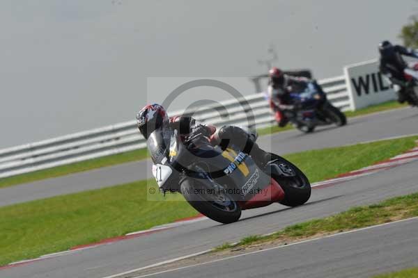 Motorcycle action photographs;Ty croes;anglesey;anglesey photographs;event digital images;eventdigitalimages;no limits trackday;peter wileman photography;trac mon;trackday;trackday digital images;trackday photos