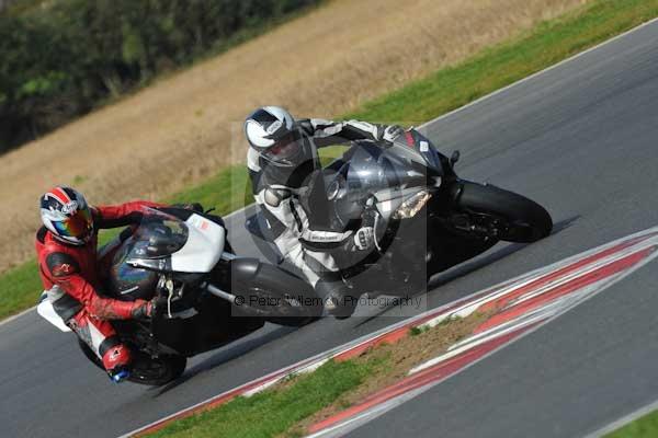 Motorcycle action photographs;Ty croes;anglesey;anglesey photographs;event digital images;eventdigitalimages;no limits trackday;peter wileman photography;trac mon;trackday;trackday digital images;trackday photos