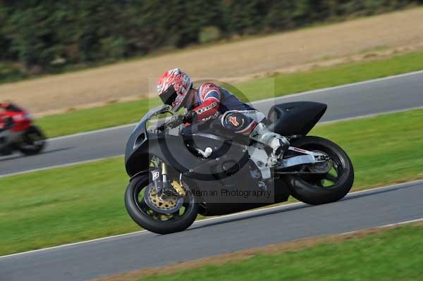 Motorcycle action photographs;Ty croes;anglesey;anglesey photographs;event digital images;eventdigitalimages;no limits trackday;peter wileman photography;trac mon;trackday;trackday digital images;trackday photos