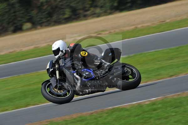 Motorcycle action photographs;Ty croes;anglesey;anglesey photographs;event digital images;eventdigitalimages;no limits trackday;peter wileman photography;trac mon;trackday;trackday digital images;trackday photos