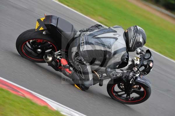 Motorcycle action photographs;Ty croes;anglesey;anglesey photographs;event digital images;eventdigitalimages;no limits trackday;peter wileman photography;trac mon;trackday;trackday digital images;trackday photos