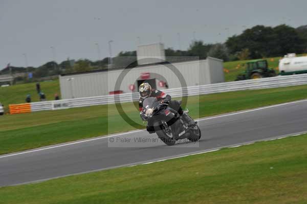 Motorcycle action photographs;Ty croes;anglesey;anglesey photographs;event digital images;eventdigitalimages;no limits trackday;peter wileman photography;trac mon;trackday;trackday digital images;trackday photos