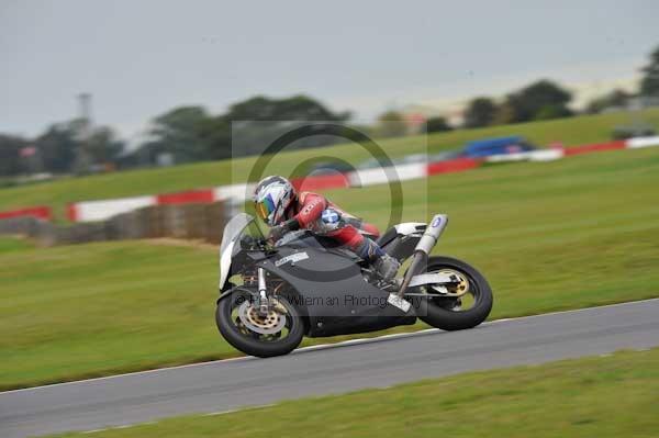 Motorcycle action photographs;Ty croes;anglesey;anglesey photographs;event digital images;eventdigitalimages;no limits trackday;peter wileman photography;trac mon;trackday;trackday digital images;trackday photos