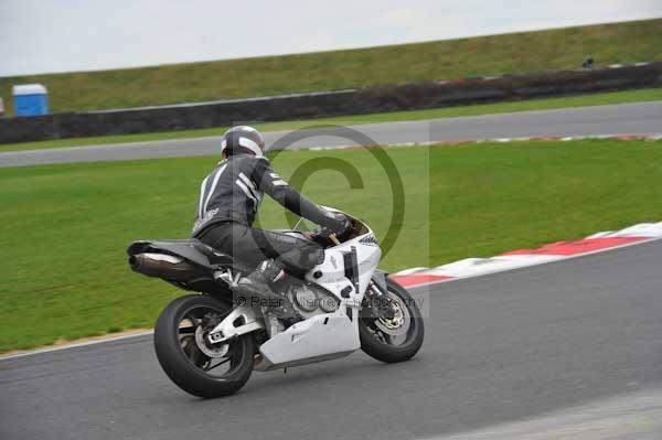 Motorcycle action photographs;Ty croes;anglesey;anglesey photographs;event digital images;eventdigitalimages;no limits trackday;peter wileman photography;trac mon;trackday;trackday digital images;trackday photos