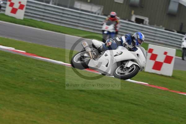 Motorcycle action photographs;Ty croes;anglesey;anglesey photographs;event digital images;eventdigitalimages;no limits trackday;peter wileman photography;trac mon;trackday;trackday digital images;trackday photos
