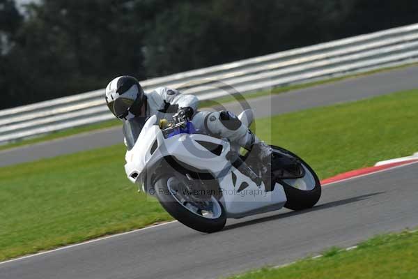 Motorcycle action photographs;Ty croes;anglesey;anglesey photographs;event digital images;eventdigitalimages;no limits trackday;peter wileman photography;trac mon;trackday;trackday digital images;trackday photos