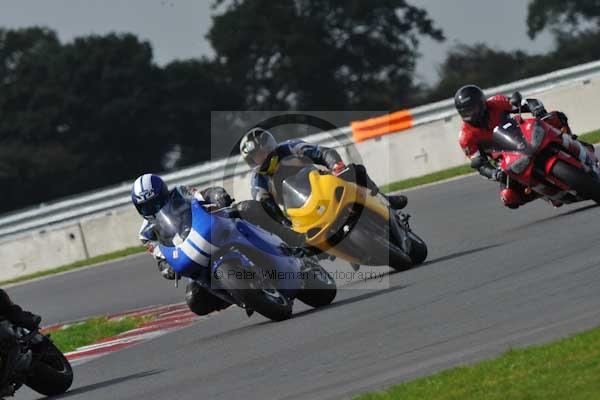 Motorcycle action photographs;Ty croes;anglesey;anglesey photographs;event digital images;eventdigitalimages;no limits trackday;peter wileman photography;trac mon;trackday;trackday digital images;trackday photos