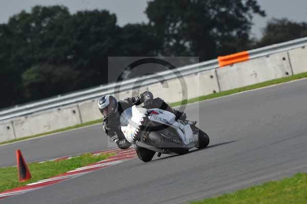 Motorcycle action photographs;Ty croes;anglesey;anglesey photographs;event digital images;eventdigitalimages;no limits trackday;peter wileman photography;trac mon;trackday;trackday digital images;trackday photos