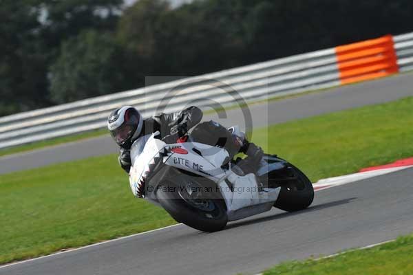 Motorcycle action photographs;Ty croes;anglesey;anglesey photographs;event digital images;eventdigitalimages;no limits trackday;peter wileman photography;trac mon;trackday;trackday digital images;trackday photos