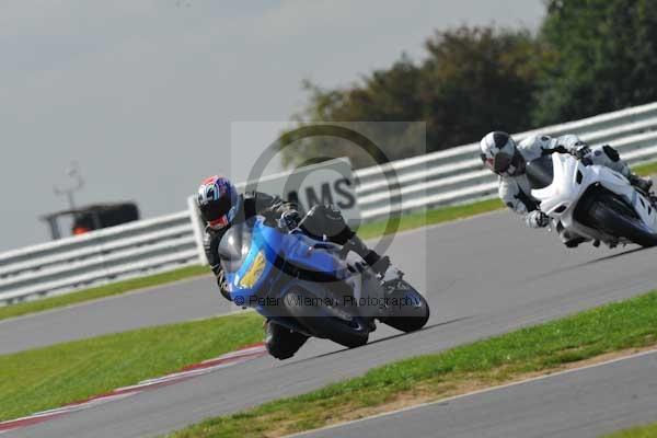 Motorcycle action photographs;Ty croes;anglesey;anglesey photographs;event digital images;eventdigitalimages;no limits trackday;peter wileman photography;trac mon;trackday;trackday digital images;trackday photos
