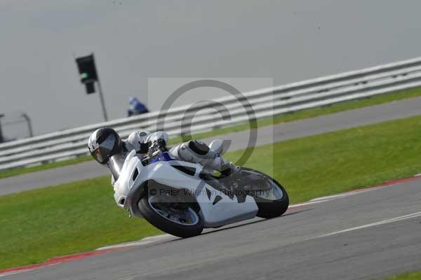 Motorcycle action photographs;Ty croes;anglesey;anglesey photographs;event digital images;eventdigitalimages;no limits trackday;peter wileman photography;trac mon;trackday;trackday digital images;trackday photos
