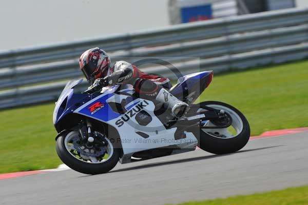 Motorcycle action photographs;Ty croes;anglesey;anglesey photographs;event digital images;eventdigitalimages;no limits trackday;peter wileman photography;trac mon;trackday;trackday digital images;trackday photos