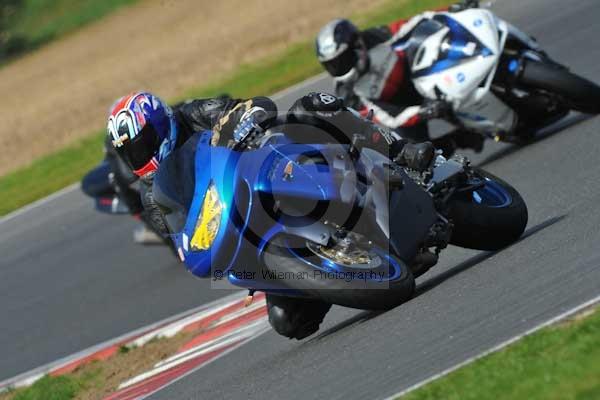 Motorcycle action photographs;Ty croes;anglesey;anglesey photographs;event digital images;eventdigitalimages;no limits trackday;peter wileman photography;trac mon;trackday;trackday digital images;trackday photos