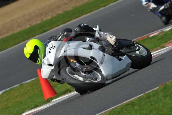 Motorcycle action photographs;Ty croes;anglesey;anglesey photographs;event digital images;eventdigitalimages;no limits trackday;peter wileman photography;trac mon;trackday;trackday digital images;trackday photos