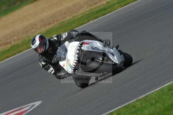 Motorcycle action photographs;Ty croes;anglesey;anglesey photographs;event digital images;eventdigitalimages;no limits trackday;peter wileman photography;trac mon;trackday;trackday digital images;trackday photos