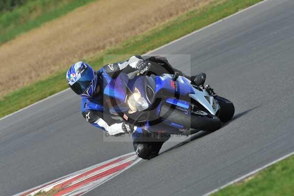 Motorcycle action photographs;Ty croes;anglesey;anglesey photographs;event digital images;eventdigitalimages;no limits trackday;peter wileman photography;trac mon;trackday;trackday digital images;trackday photos