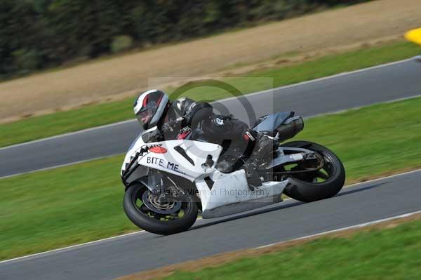 Motorcycle action photographs;Ty croes;anglesey;anglesey photographs;event digital images;eventdigitalimages;no limits trackday;peter wileman photography;trac mon;trackday;trackday digital images;trackday photos