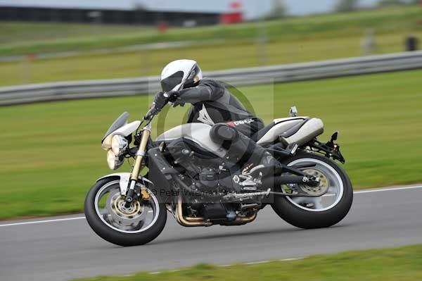 Motorcycle action photographs;Ty croes;anglesey;anglesey photographs;event digital images;eventdigitalimages;no limits trackday;peter wileman photography;trac mon;trackday;trackday digital images;trackday photos