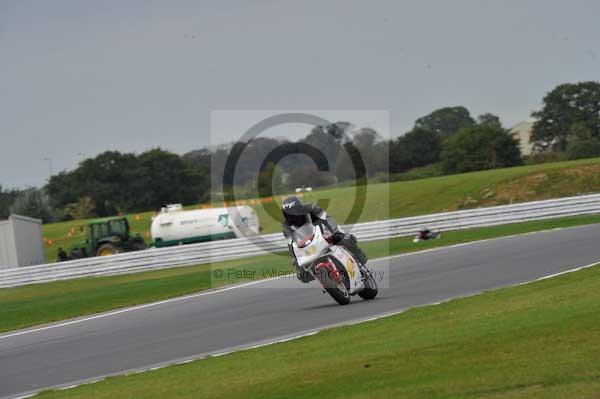 Motorcycle action photographs;Ty croes;anglesey;anglesey photographs;event digital images;eventdigitalimages;no limits trackday;peter wileman photography;trac mon;trackday;trackday digital images;trackday photos