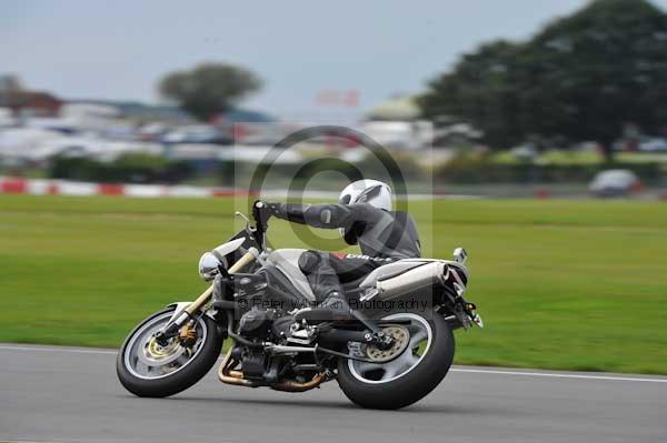 Motorcycle action photographs;Ty croes;anglesey;anglesey photographs;event digital images;eventdigitalimages;no limits trackday;peter wileman photography;trac mon;trackday;trackday digital images;trackday photos