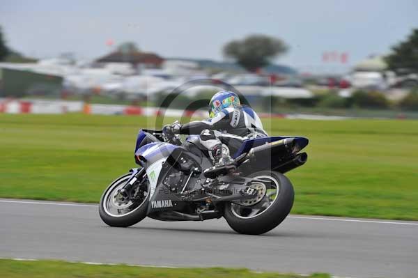 Motorcycle action photographs;Ty croes;anglesey;anglesey photographs;event digital images;eventdigitalimages;no limits trackday;peter wileman photography;trac mon;trackday;trackday digital images;trackday photos