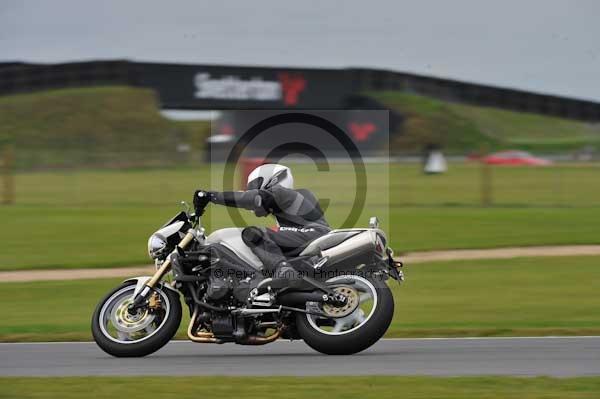 Motorcycle action photographs;Ty croes;anglesey;anglesey photographs;event digital images;eventdigitalimages;no limits trackday;peter wileman photography;trac mon;trackday;trackday digital images;trackday photos
