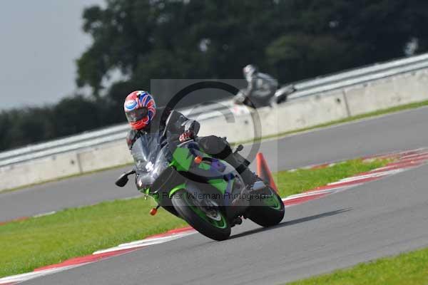 Motorcycle action photographs;Ty croes;anglesey;anglesey photographs;event digital images;eventdigitalimages;no limits trackday;peter wileman photography;trac mon;trackday;trackday digital images;trackday photos