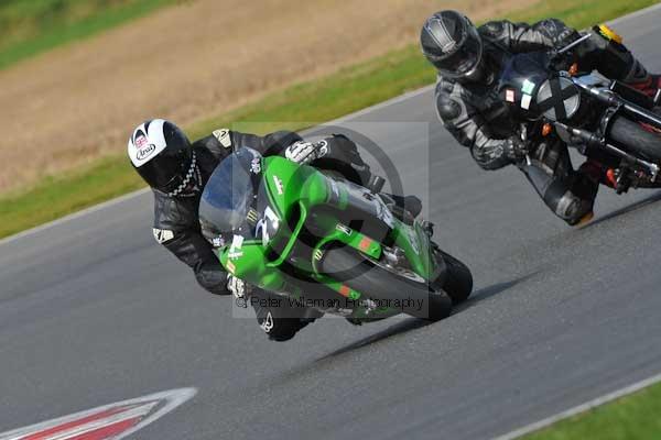 Motorcycle action photographs;Ty croes;anglesey;anglesey photographs;event digital images;eventdigitalimages;no limits trackday;peter wileman photography;trac mon;trackday;trackday digital images;trackday photos