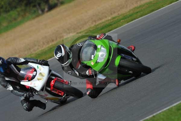 Motorcycle action photographs;Ty croes;anglesey;anglesey photographs;event digital images;eventdigitalimages;no limits trackday;peter wileman photography;trac mon;trackday;trackday digital images;trackday photos
