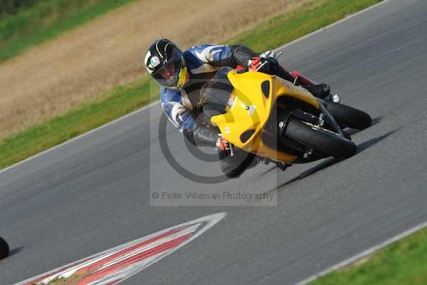 Motorcycle action photographs;Ty croes;anglesey;anglesey photographs;event digital images;eventdigitalimages;no limits trackday;peter wileman photography;trac mon;trackday;trackday digital images;trackday photos