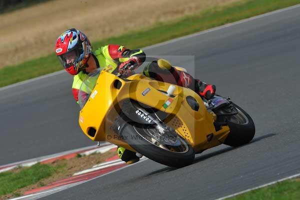 Motorcycle action photographs;Ty croes;anglesey;anglesey photographs;event digital images;eventdigitalimages;no limits trackday;peter wileman photography;trac mon;trackday;trackday digital images;trackday photos