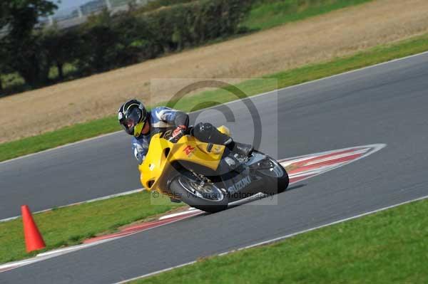 Motorcycle action photographs;Ty croes;anglesey;anglesey photographs;event digital images;eventdigitalimages;no limits trackday;peter wileman photography;trac mon;trackday;trackday digital images;trackday photos