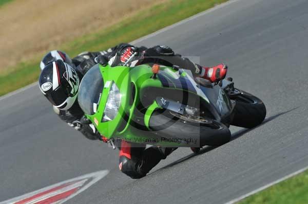 Motorcycle action photographs;Ty croes;anglesey;anglesey photographs;event digital images;eventdigitalimages;no limits trackday;peter wileman photography;trac mon;trackday;trackday digital images;trackday photos