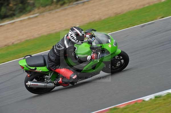 Motorcycle action photographs;Ty croes;anglesey;anglesey photographs;event digital images;eventdigitalimages;no limits trackday;peter wileman photography;trac mon;trackday;trackday digital images;trackday photos