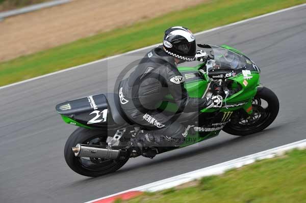 Motorcycle action photographs;Ty croes;anglesey;anglesey photographs;event digital images;eventdigitalimages;no limits trackday;peter wileman photography;trac mon;trackday;trackday digital images;trackday photos