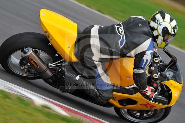 Motorcycle action photographs;Ty croes;anglesey;anglesey photographs;event digital images;eventdigitalimages;no limits trackday;peter wileman photography;trac mon;trackday;trackday digital images;trackday photos