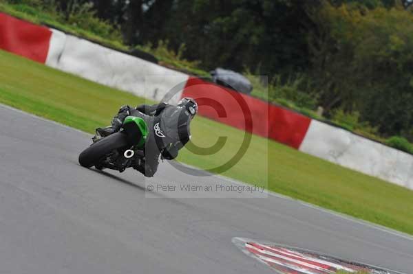 Motorcycle action photographs;Ty croes;anglesey;anglesey photographs;event digital images;eventdigitalimages;no limits trackday;peter wileman photography;trac mon;trackday;trackday digital images;trackday photos