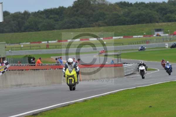 Motorcycle action photographs;Ty croes;anglesey;anglesey photographs;event digital images;eventdigitalimages;no limits trackday;peter wileman photography;trac mon;trackday;trackday digital images;trackday photos