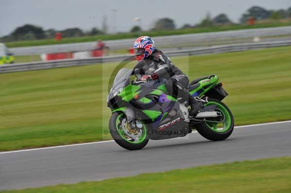 Motorcycle action photographs;Ty croes;anglesey;anglesey photographs;event digital images;eventdigitalimages;no limits trackday;peter wileman photography;trac mon;trackday;trackday digital images;trackday photos