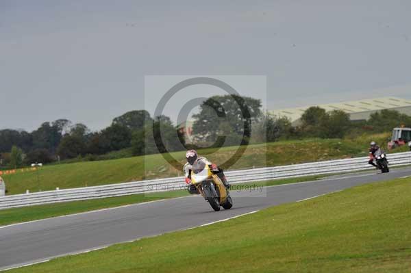 Motorcycle action photographs;Ty croes;anglesey;anglesey photographs;event digital images;eventdigitalimages;no limits trackday;peter wileman photography;trac mon;trackday;trackday digital images;trackday photos
