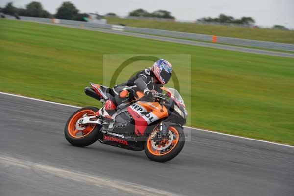Motorcycle action photographs;Ty croes;anglesey;anglesey photographs;event digital images;eventdigitalimages;no limits trackday;peter wileman photography;trac mon;trackday;trackday digital images;trackday photos