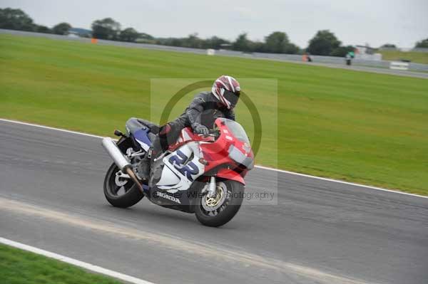 Motorcycle action photographs;Ty croes;anglesey;anglesey photographs;event digital images;eventdigitalimages;no limits trackday;peter wileman photography;trac mon;trackday;trackday digital images;trackday photos