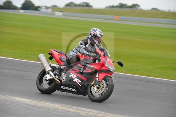 Motorcycle action photographs;Ty croes;anglesey;anglesey photographs;event digital images;eventdigitalimages;no limits trackday;peter wileman photography;trac mon;trackday;trackday digital images;trackday photos