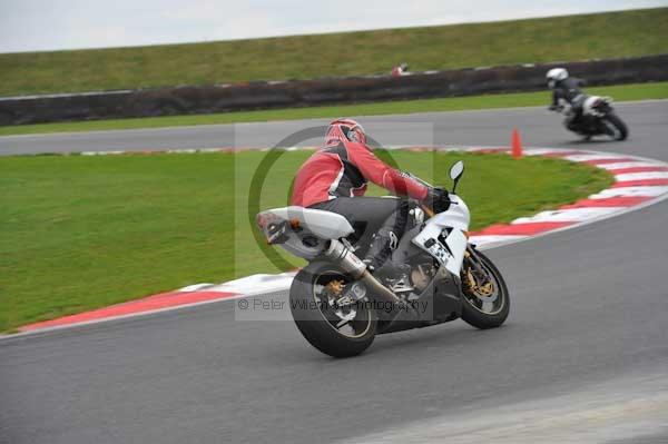 Motorcycle action photographs;Ty croes;anglesey;anglesey photographs;event digital images;eventdigitalimages;no limits trackday;peter wileman photography;trac mon;trackday;trackday digital images;trackday photos
