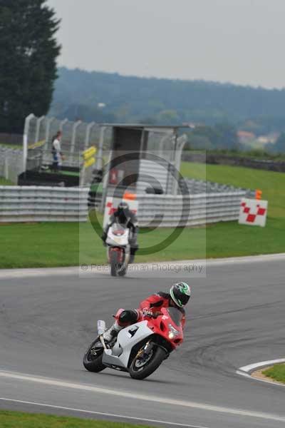 Motorcycle action photographs;Ty croes;anglesey;anglesey photographs;event digital images;eventdigitalimages;no limits trackday;peter wileman photography;trac mon;trackday;trackday digital images;trackday photos
