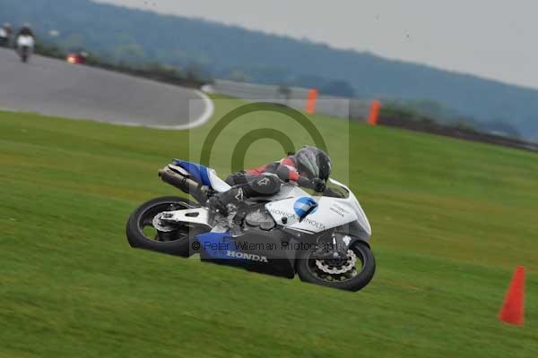 Motorcycle action photographs;Ty croes;anglesey;anglesey photographs;event digital images;eventdigitalimages;no limits trackday;peter wileman photography;trac mon;trackday;trackday digital images;trackday photos