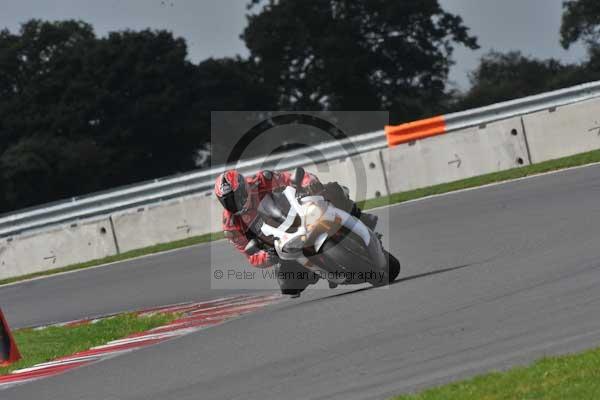 Motorcycle action photographs;Ty croes;anglesey;anglesey photographs;event digital images;eventdigitalimages;no limits trackday;peter wileman photography;trac mon;trackday;trackday digital images;trackday photos