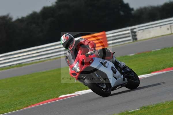 Motorcycle action photographs;Ty croes;anglesey;anglesey photographs;event digital images;eventdigitalimages;no limits trackday;peter wileman photography;trac mon;trackday;trackday digital images;trackday photos