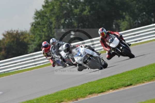 Motorcycle action photographs;Ty croes;anglesey;anglesey photographs;event digital images;eventdigitalimages;no limits trackday;peter wileman photography;trac mon;trackday;trackday digital images;trackday photos